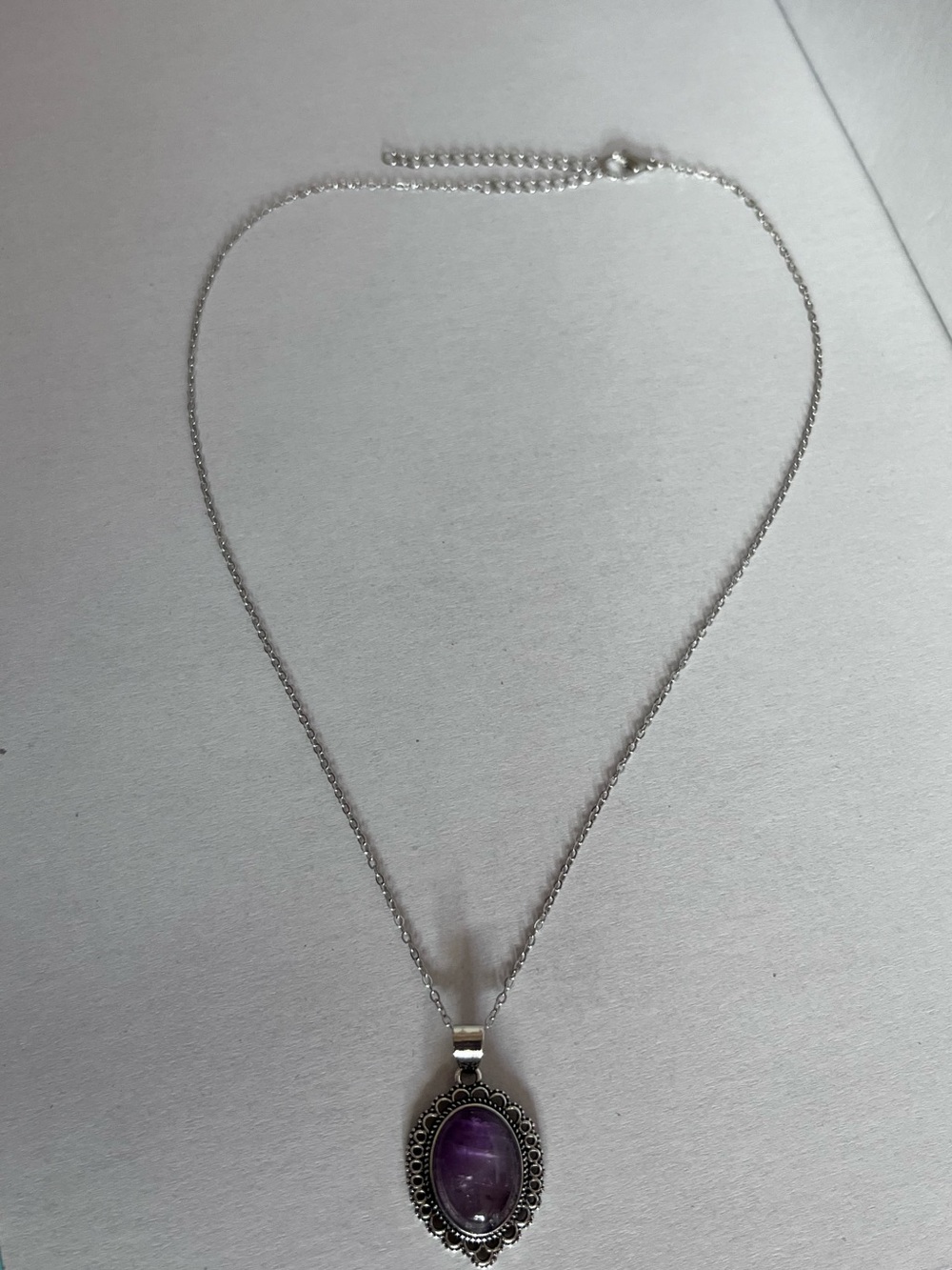 🔮 Vintage-Style Silver Oval Amethyst Purple Stone Pendant Necklace
